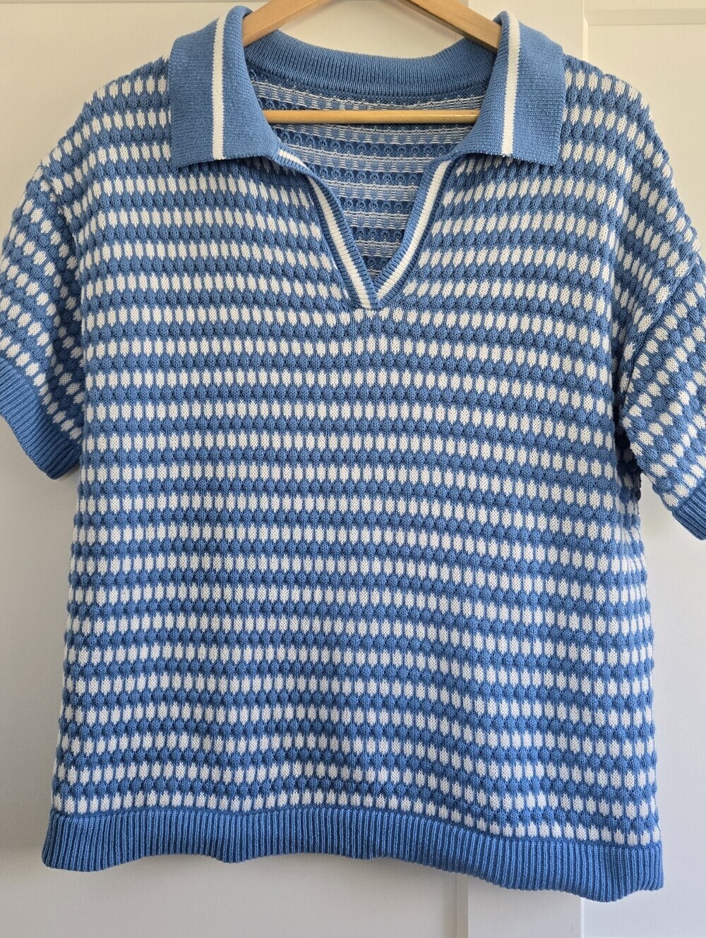 Blue And White Johnny Collar Short Sleeve Top No Label, See Pics For Meaurements